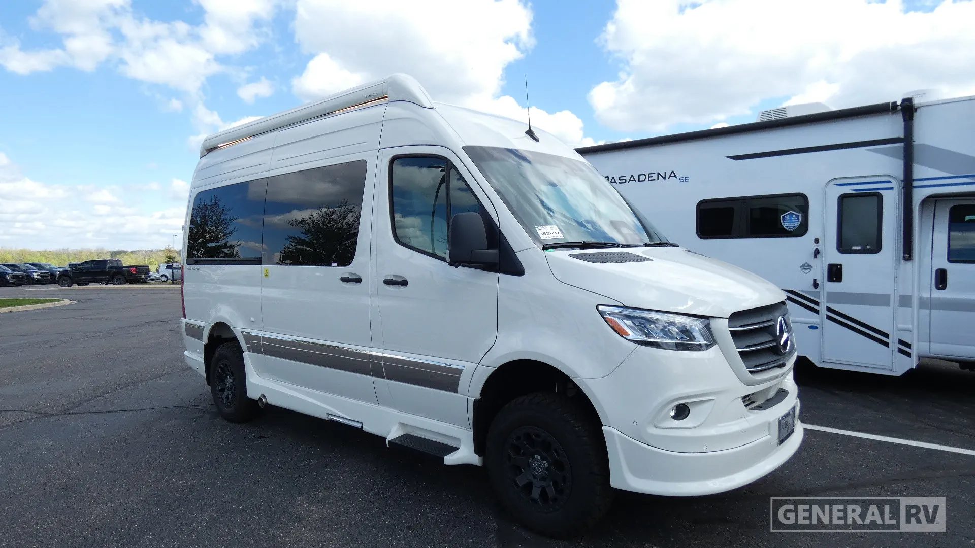 2027 Grech Motors Vacanza-ion 19AWD - Photo 2