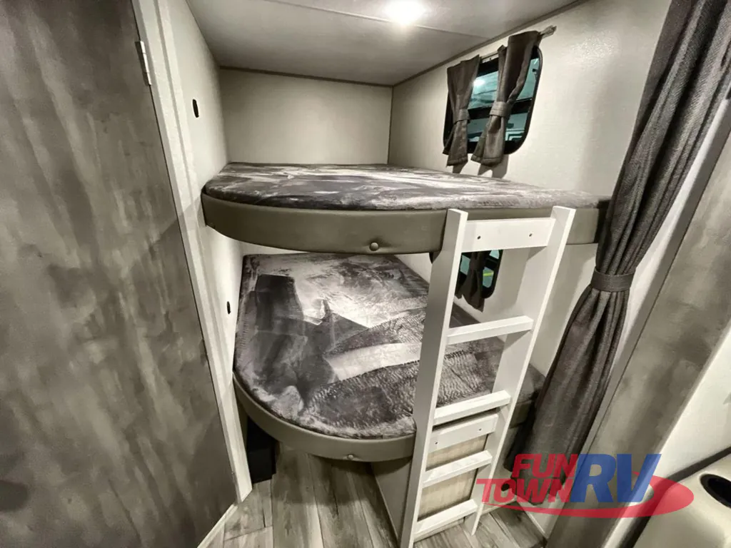 2026 Coachmen Catalina Legacy Edition 273DBHCK, Photos photo 32