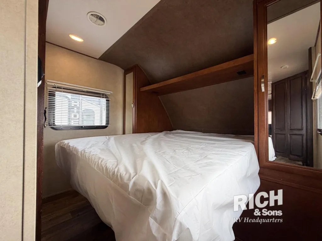 2017 Forest River Vibe Extreme Lite 224RLS, Photos photo 9