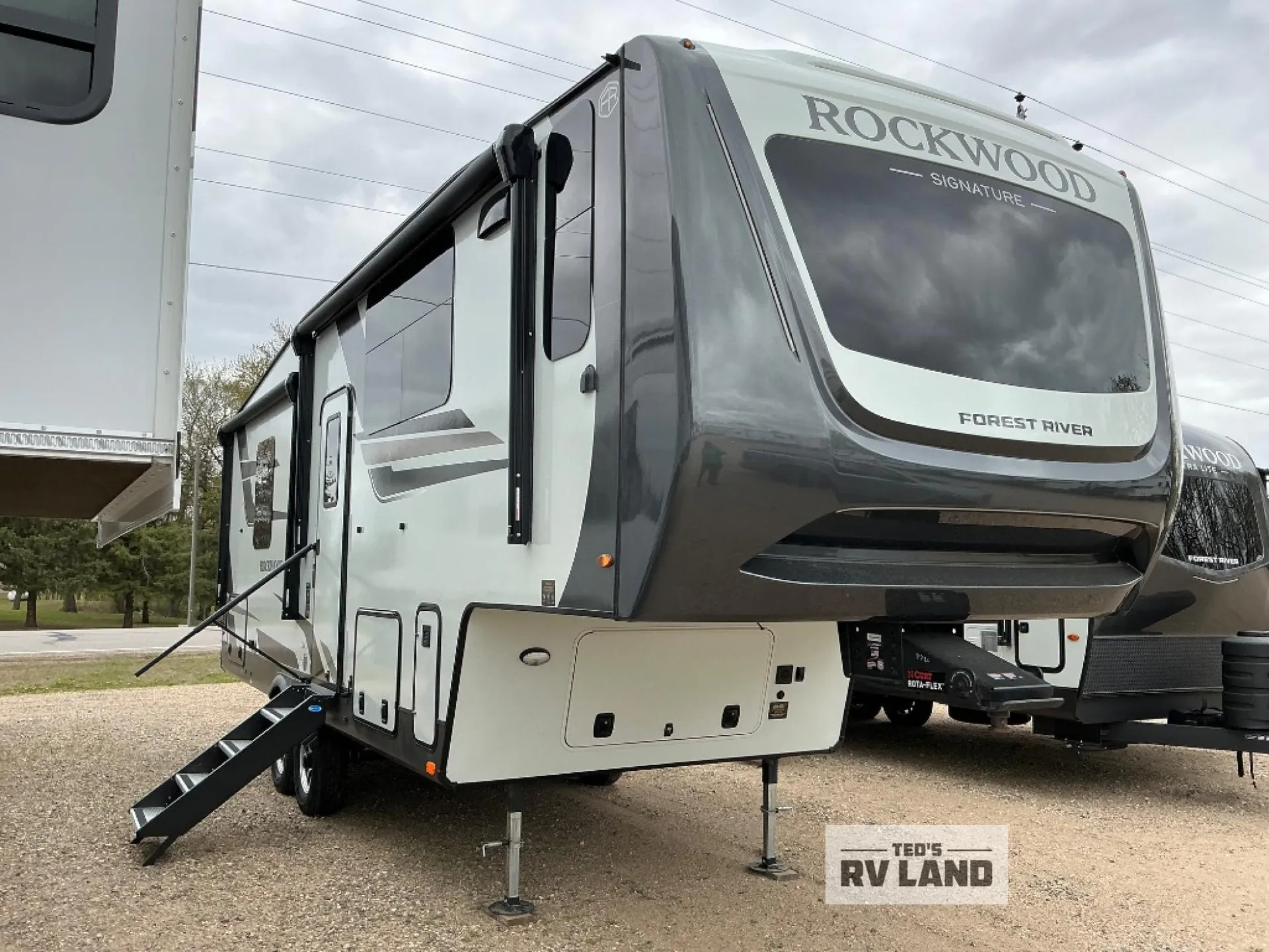2026 Forest River Rockwood Signature 290SFK - Photo 2