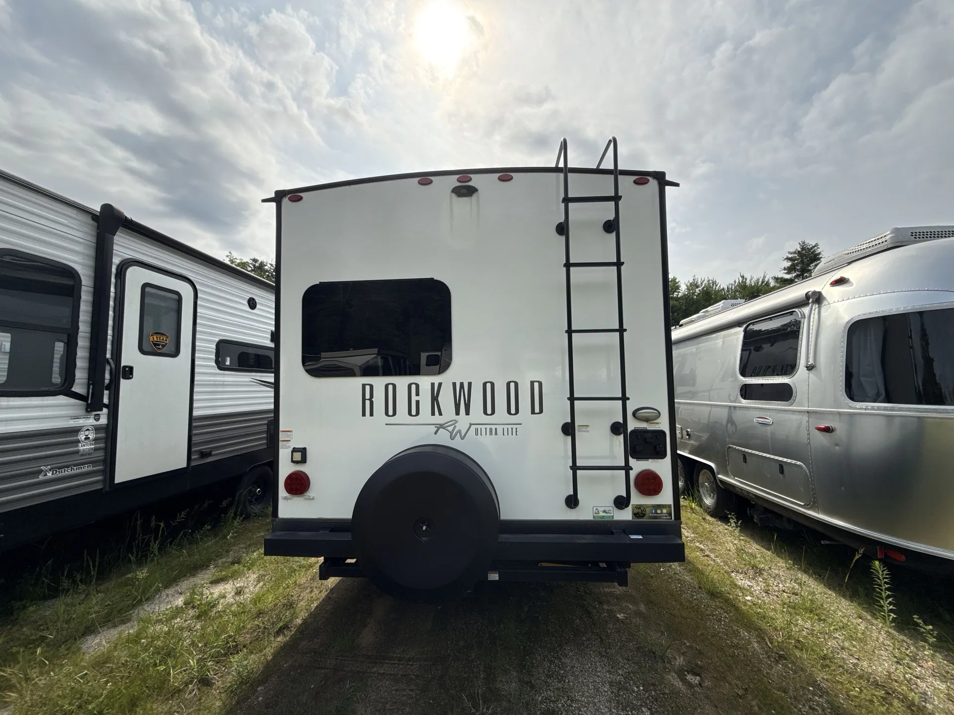 2024 Forest River Rockwood Ultra Lite 2608BS — backside