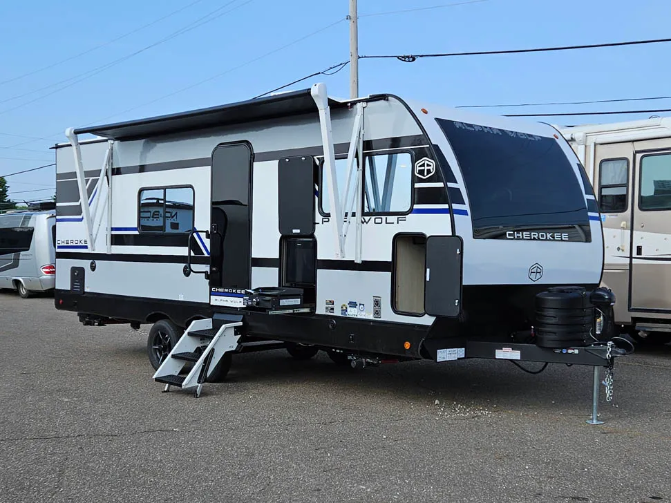 2027 Forest River Cherokee Alpha Wolf 25FKX - Photo 2