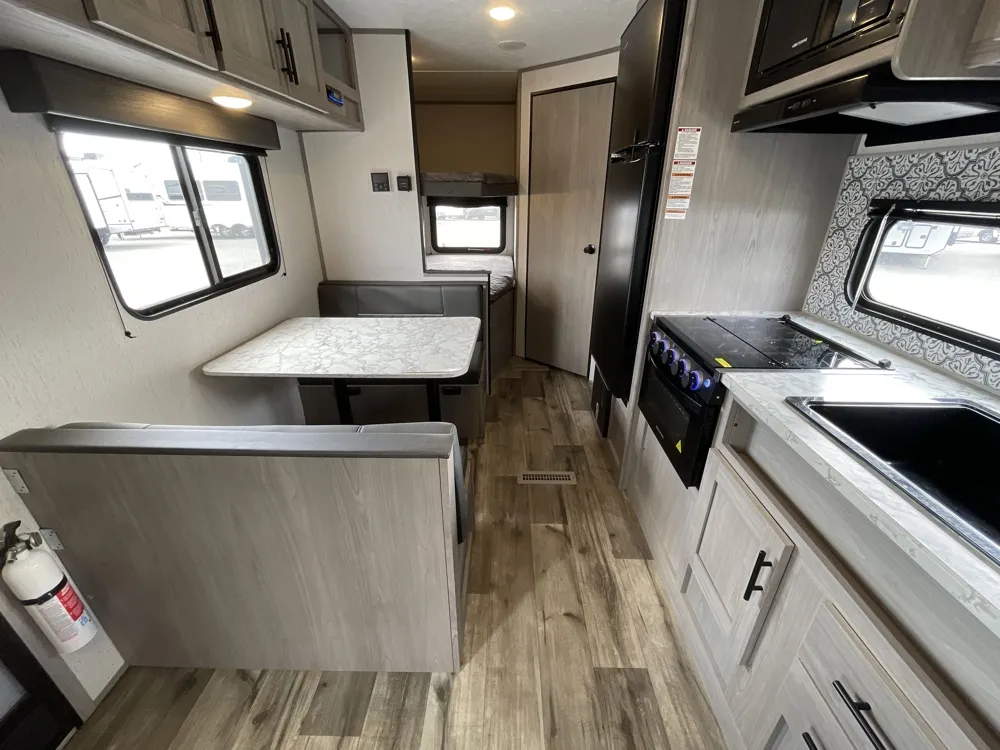 2023 coleman Coleman Lantern Lt 214BH - Photo 2
