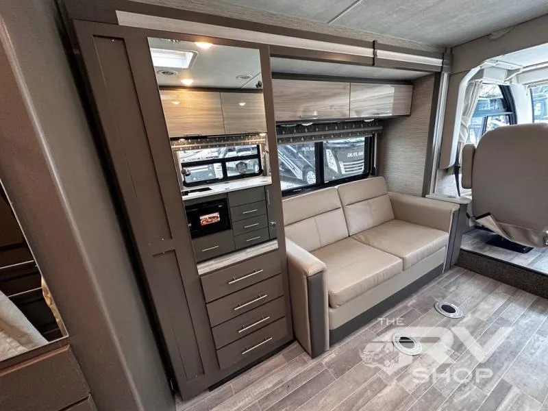 2023 Thor Motor Coach Vegas 25.7 - Photo 4