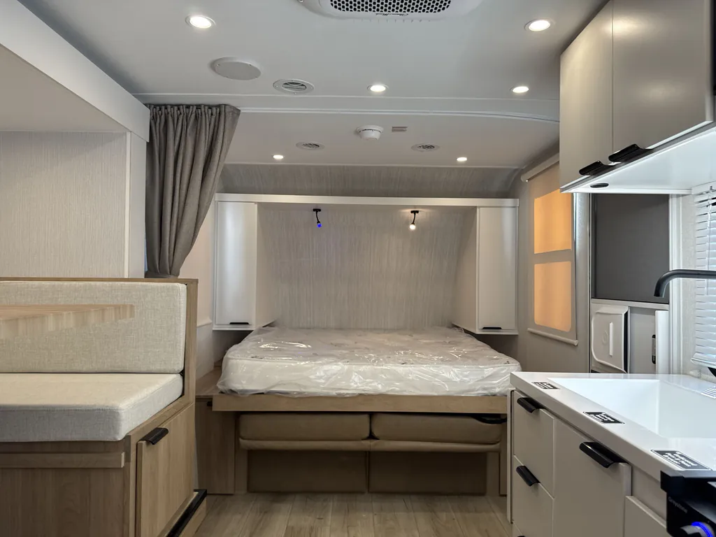 2027 Winnebago Micro Minnie 2108DS, Photos photo 5