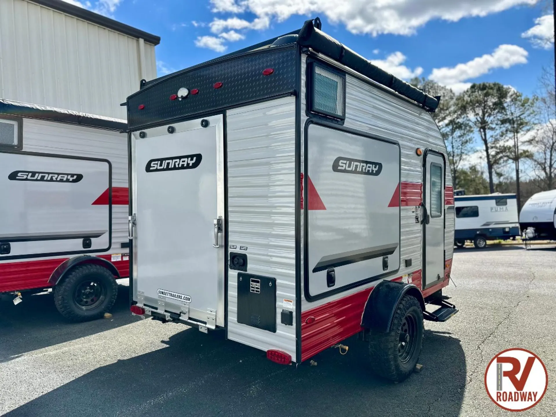 2025 Sunset Park RV SunRay 139T - Photo 3