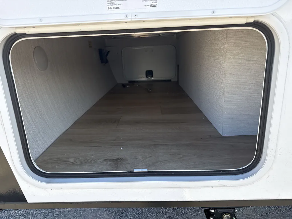 2027 Winnebago Micro Minnie 2108DS, Photos photo 19