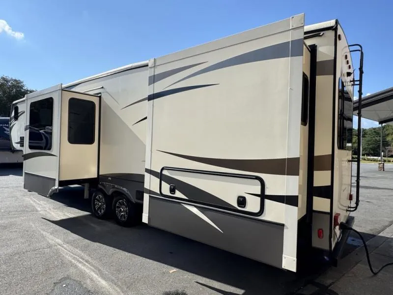 2017 Keystone Montana 3820FK - Photo 4