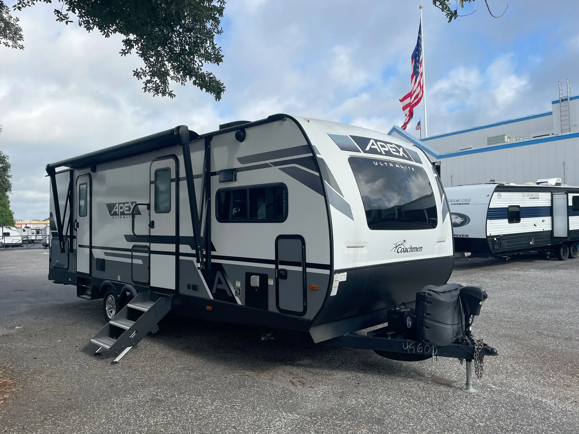 2023 Coachmen Apex Ultra-Lite 243FKS - Photo 2