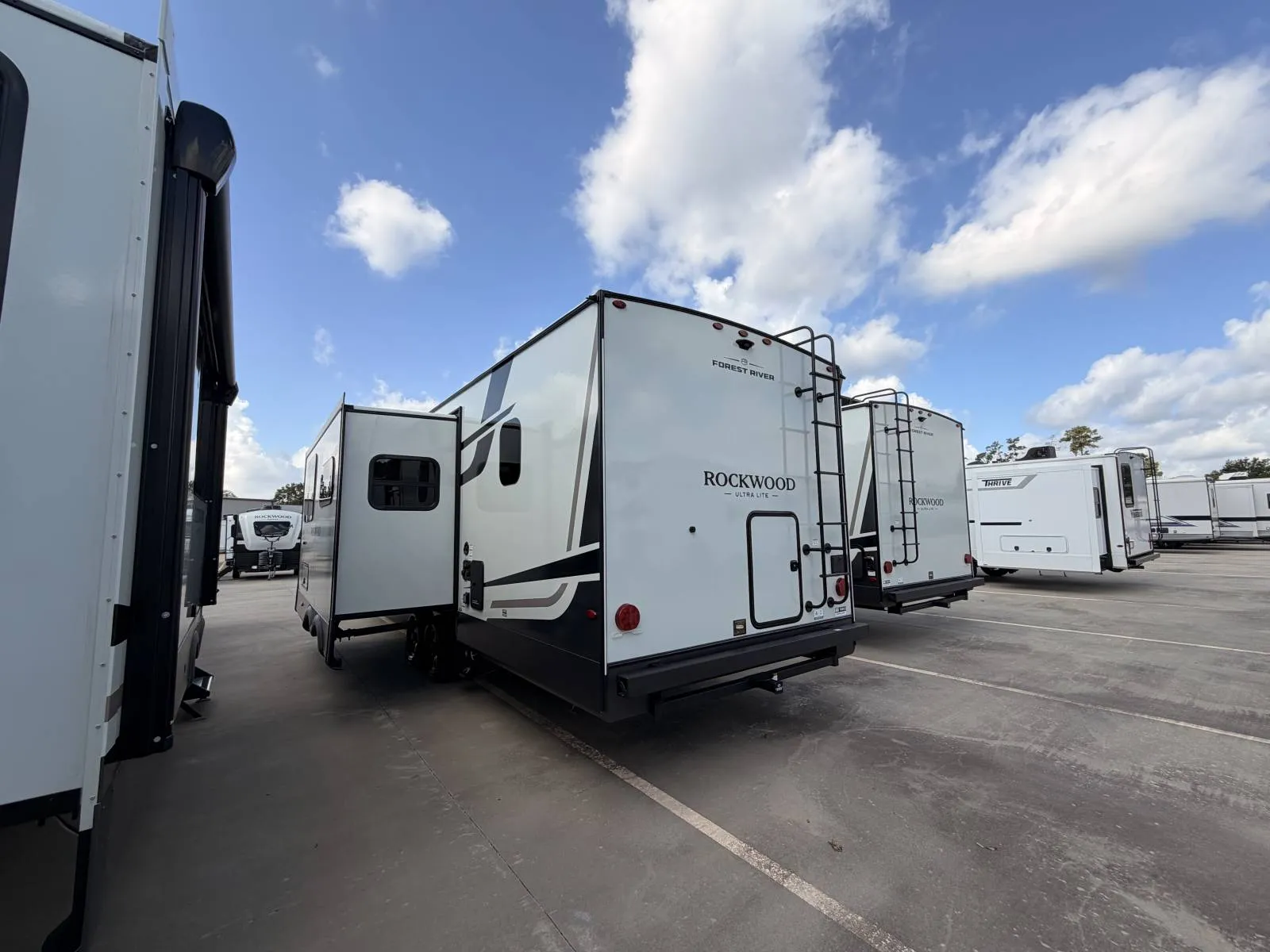 2027 Forest River Rockwood Ultra Lite 2706BH - Photo 3