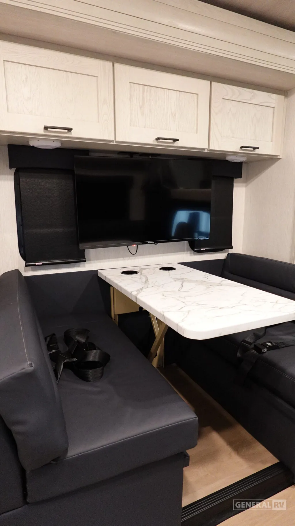 2027 NeXus RV Maximus 32MX, Photos photo 16