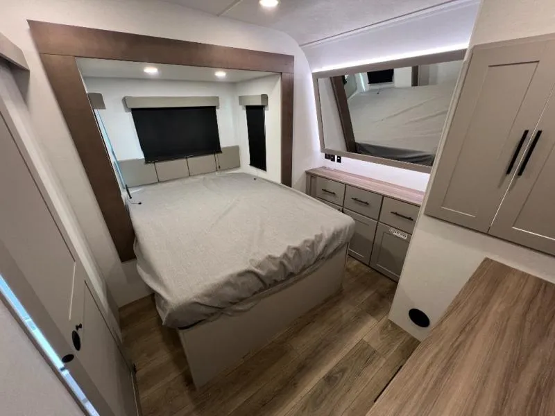 2026 Alliance RV Valor 27T14 - Photo 3