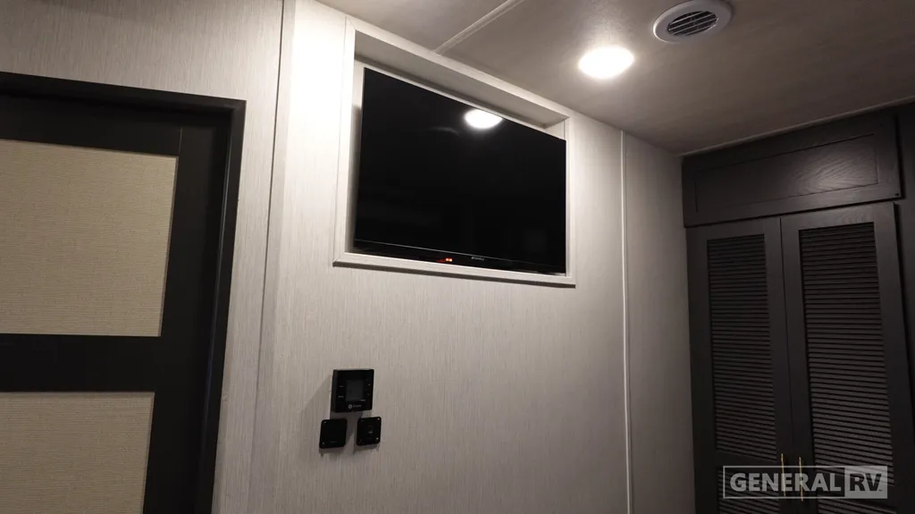 2027 NeXus RV Maximus 34MX, Photos photo 20