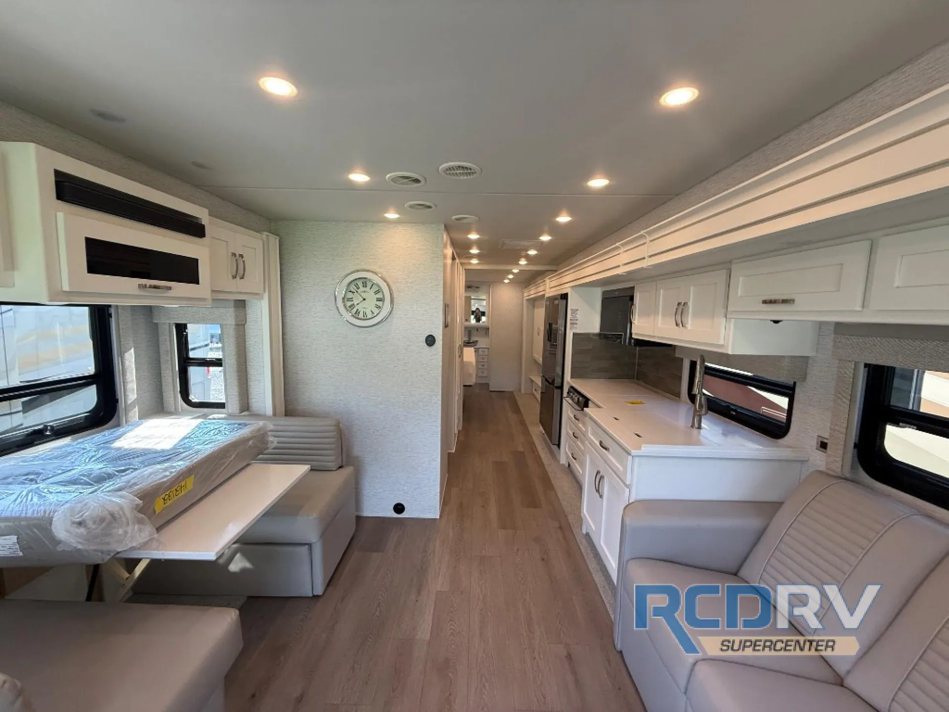 2025 Newmar Bay Star 3629 - Photo 4