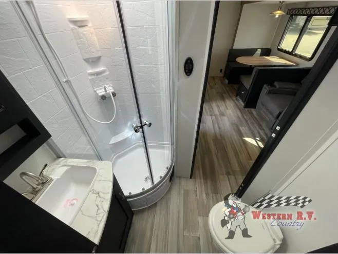 2021 Coachmen Freedom Express Liberty Edition 320BHDSLE - Photo 4