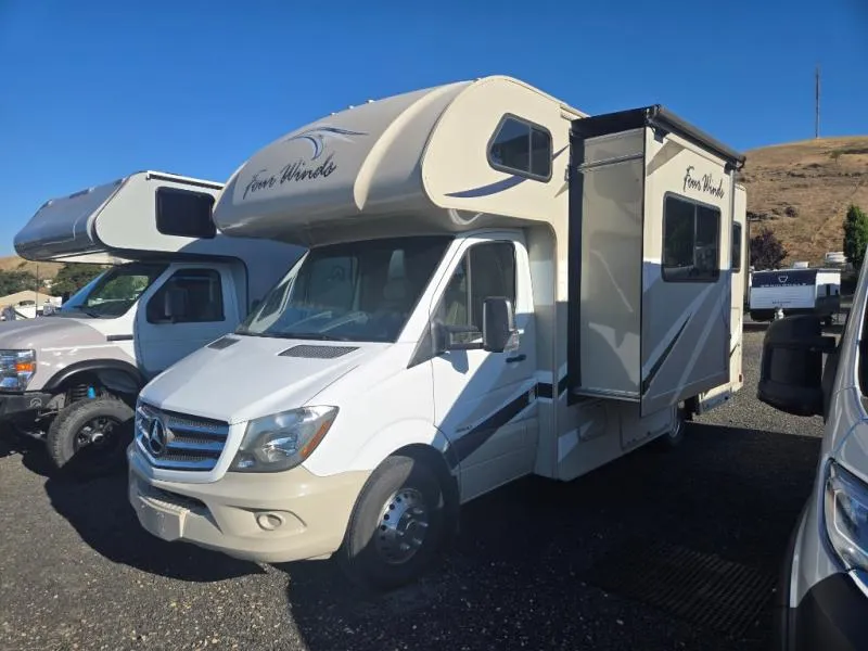 2017 Thor Motor Coach Four Winds 24HL - Photo 4
