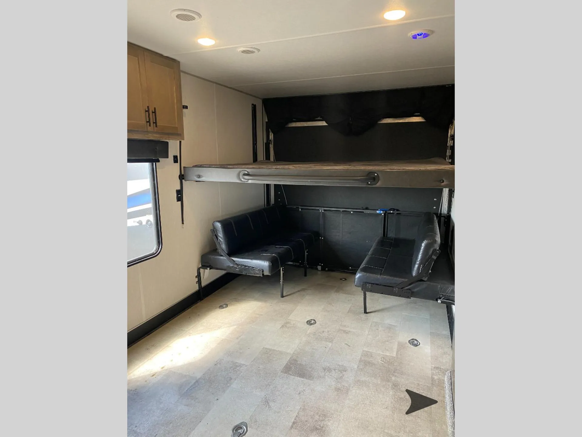 2021 Forest River Vengeance Rogue 26V — Photo 7