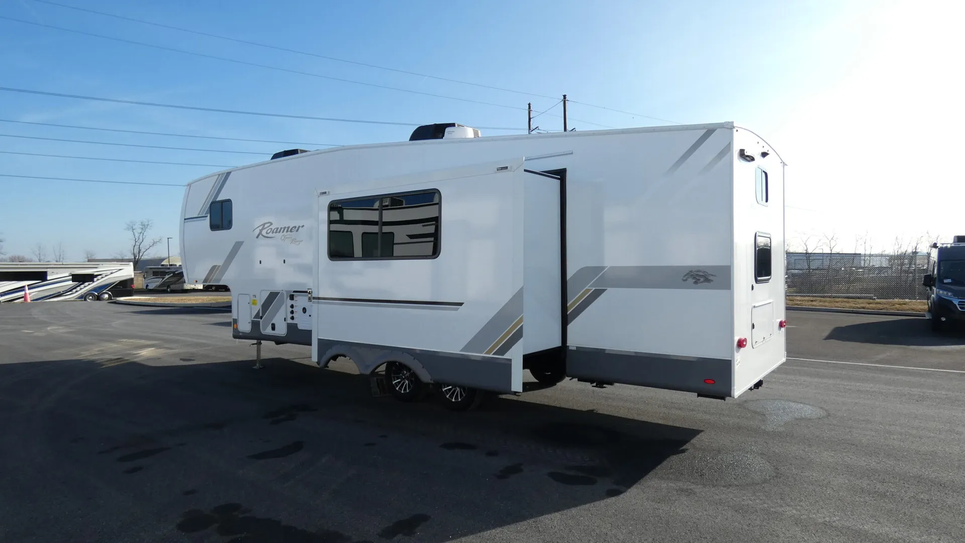 2026 Highland Ridge RV Roamer Light Duty 28DBSS - Photo 4
