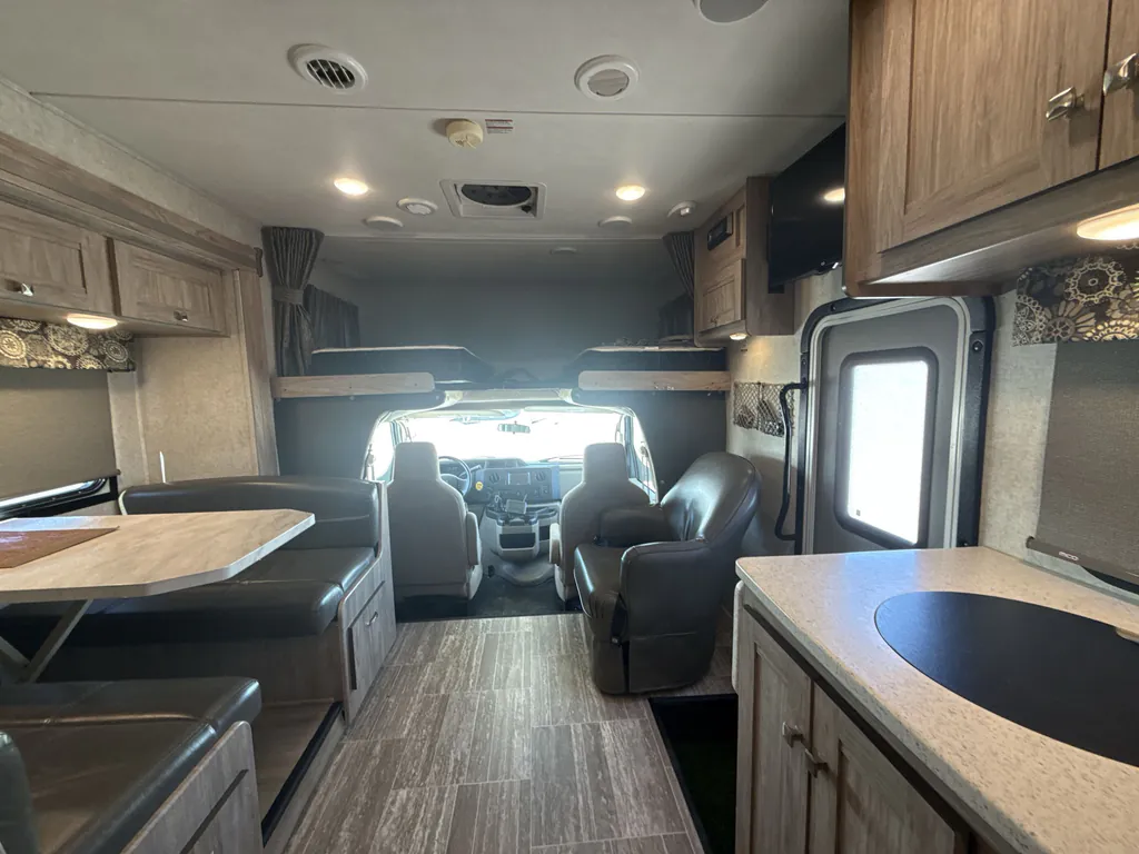2019 Forest River Sunseeker 3050S, Photos photo 3