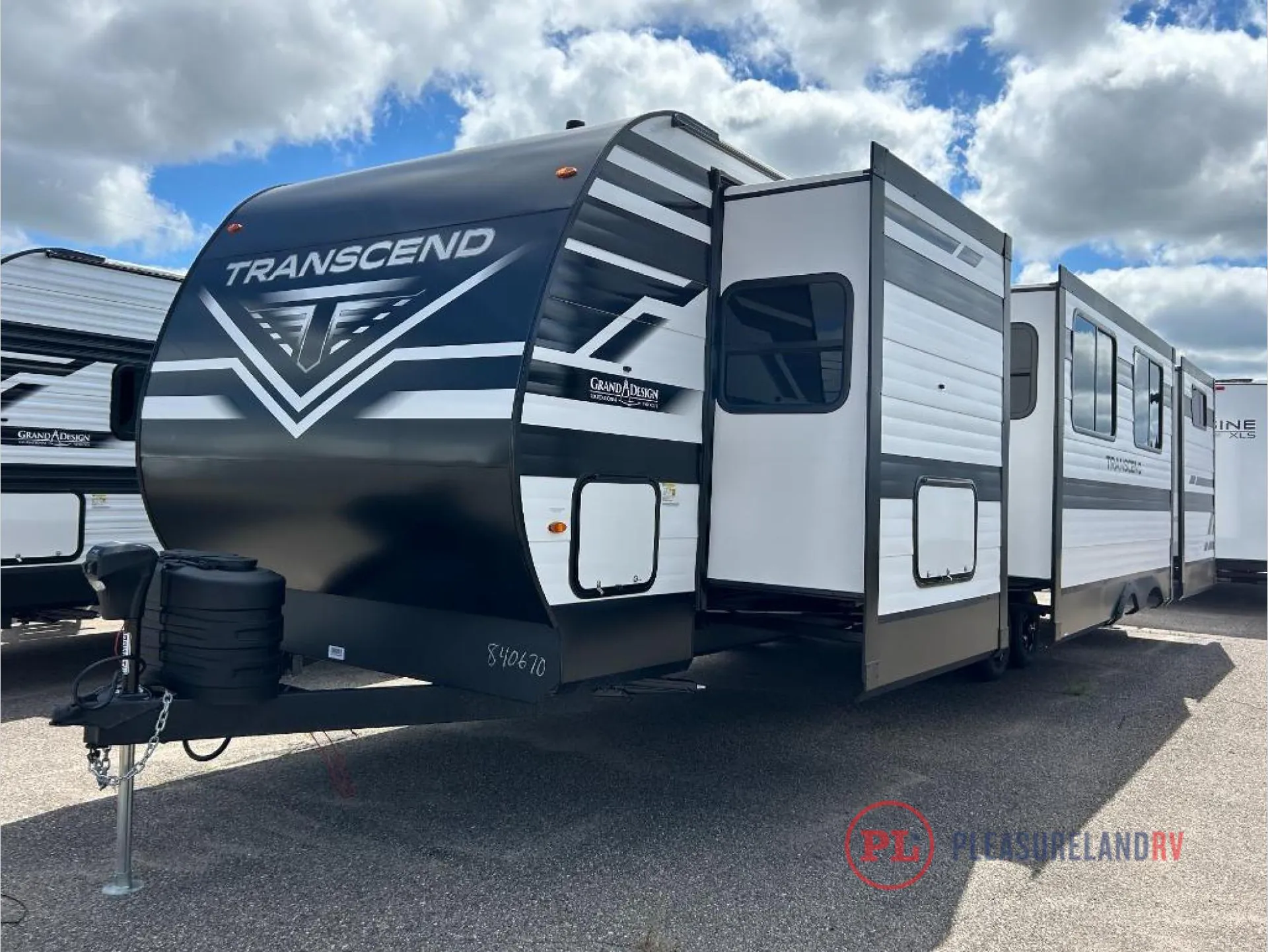 2026 Grand Design Transcend 335BHT - Photo 3