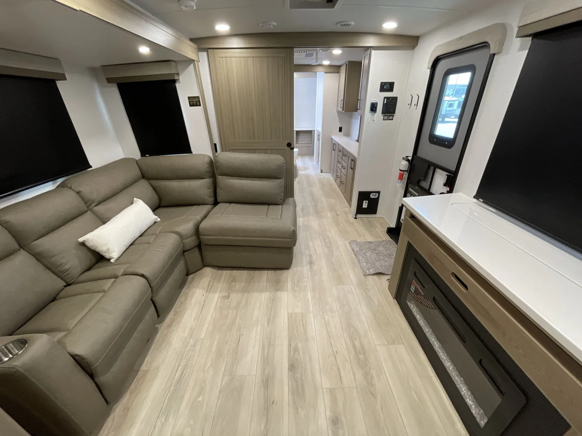 2027 Forest River Rockwood Ultra Lite 2711RK — passenger seat