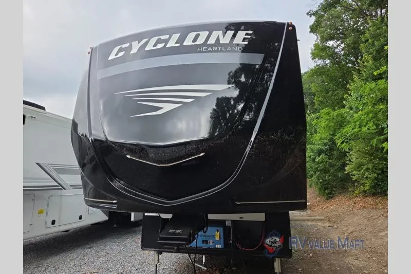 2026 Heartland Cyclone 3511 - Photo 2