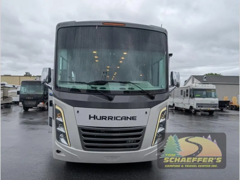 2024 Thor Motor Coach Hurricane 35M - Photo 3