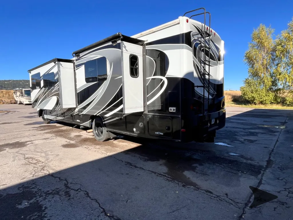 2017 Forest River Georgetown 364TS, Photos photo 5