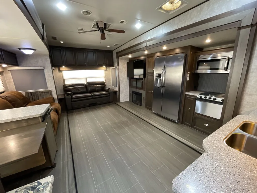 2017 Highland Ridge Mesa Ridge MF348RLS - Photo 3