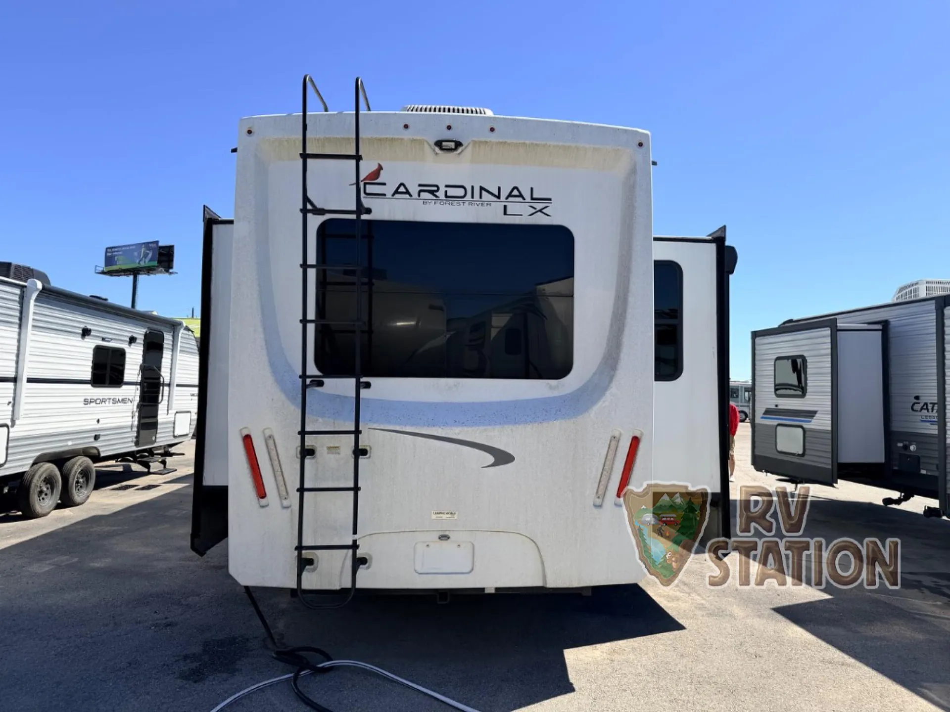 2021 Forest River Cardinal Luxury 360RLX - Photo 4