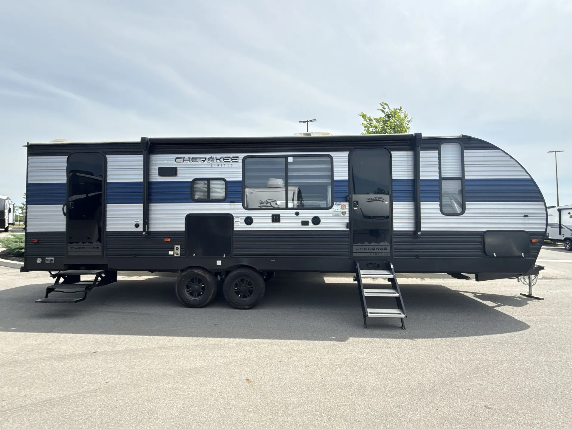 2022 Forest River Cherokee 274BRB — campside