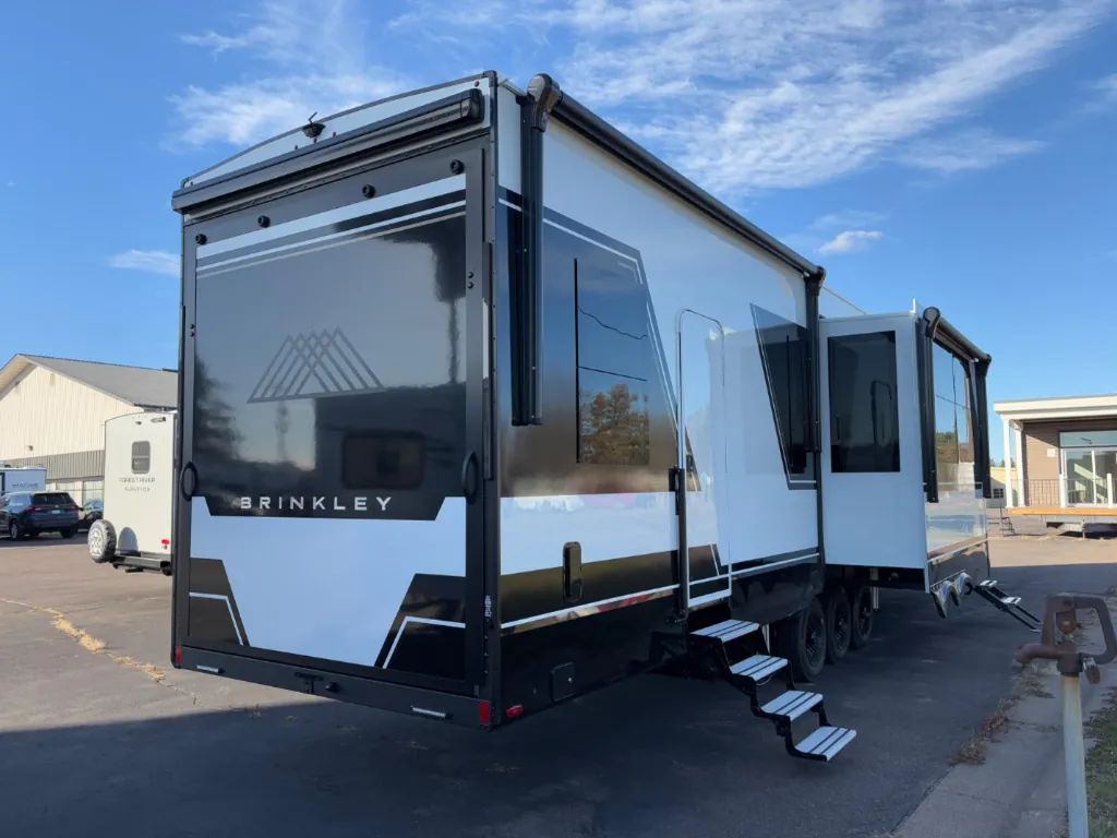 2026 Brinkley Model G 4100, Photos photo 8