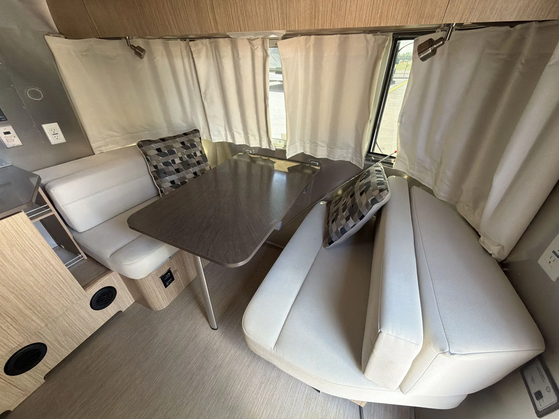 2019 Airstream Flying Cloud 19CB — living area main