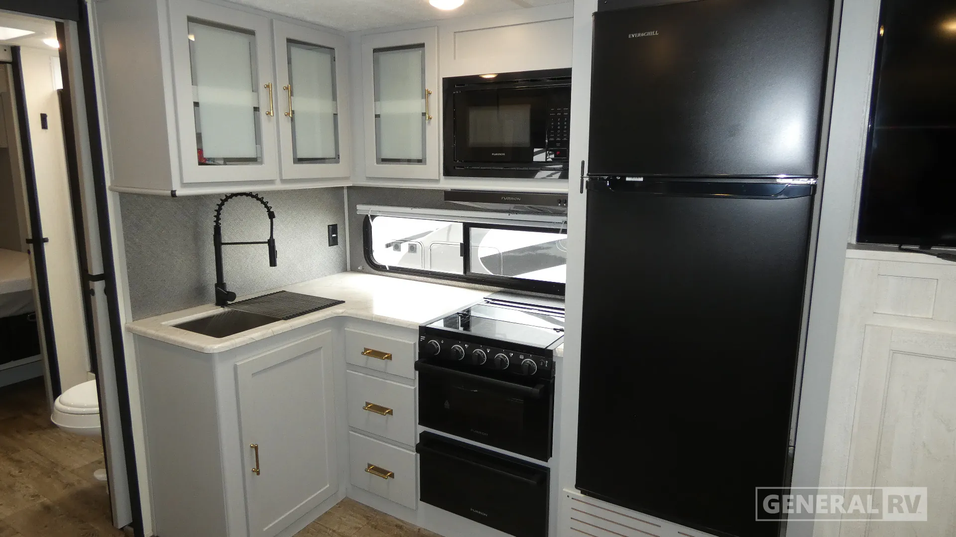 2021 Forest River Vibe 28BH — Photo 6