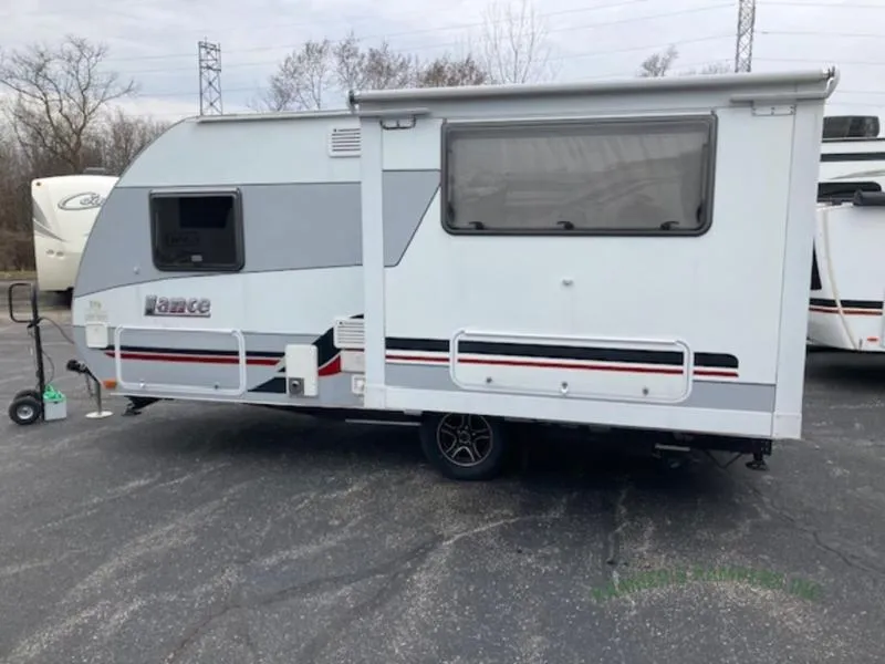 2018 Lance Lance Travel Trailers Used    1575 - Photo 4