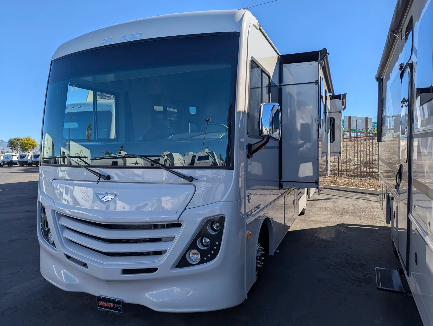 2026 Fleetwood Flair 28A - Photo 4