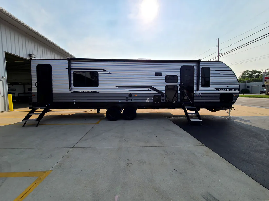 2027 Coachmen Catalina Legacy Edition 333DBDSCK, Photos photo 8