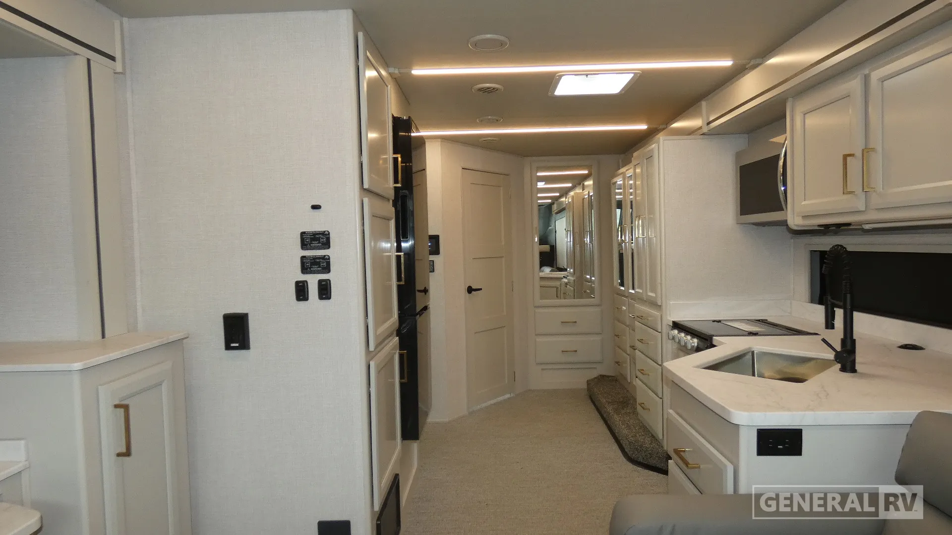 2026 Fleetwood Altitude 30WM - Photo 3