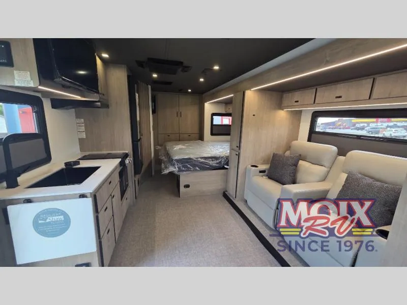 2027 Grand Design Lineage Series M 25FW - Photo 4