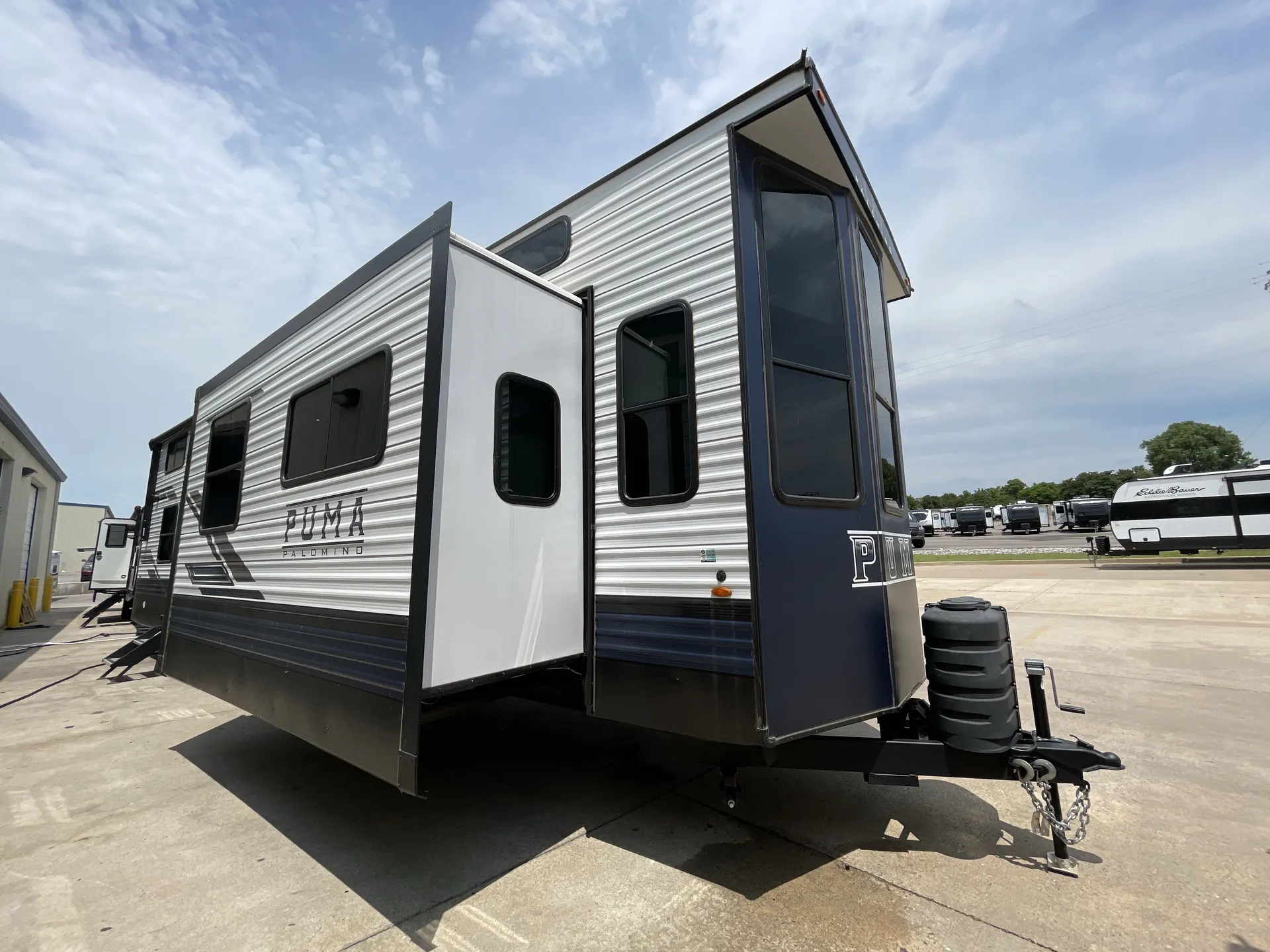 2025 Forest River Puma Vista 402LFT