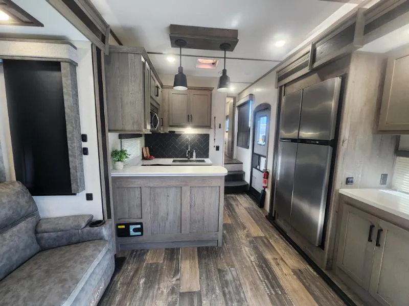 2021 Keystone Raptor 429, Photos photo 3