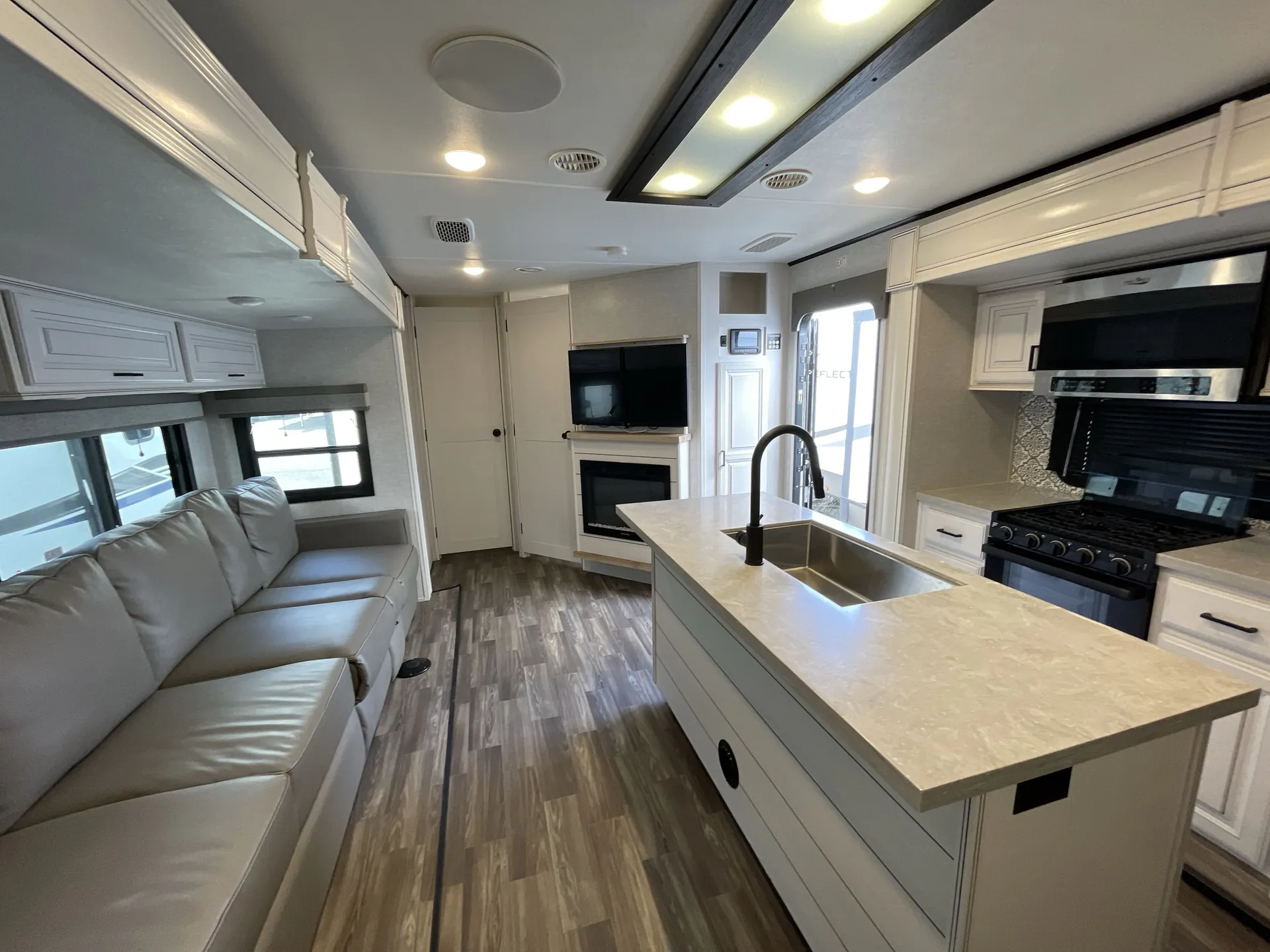 2024 Highland Ridge Open Range 330BHS dealer photo 3 from Camping World