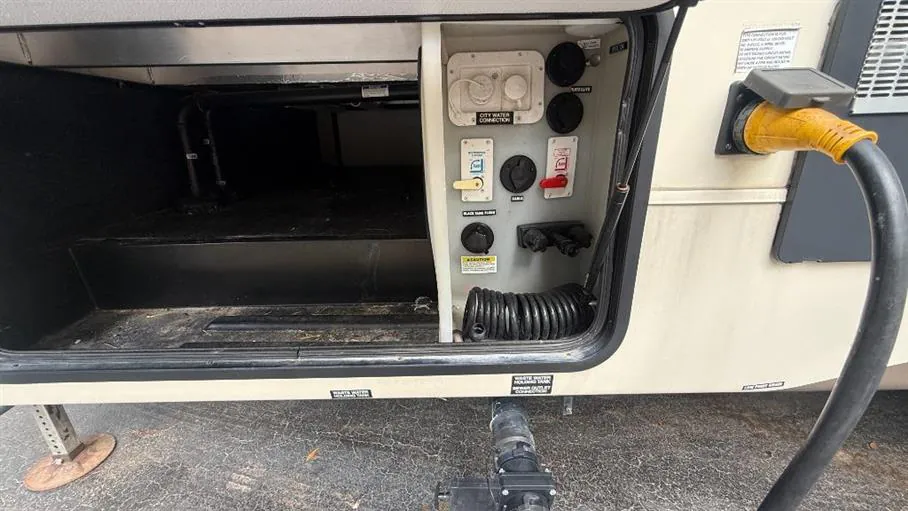 2018 Forest River Wildcat 30GT, Photos photo 35
