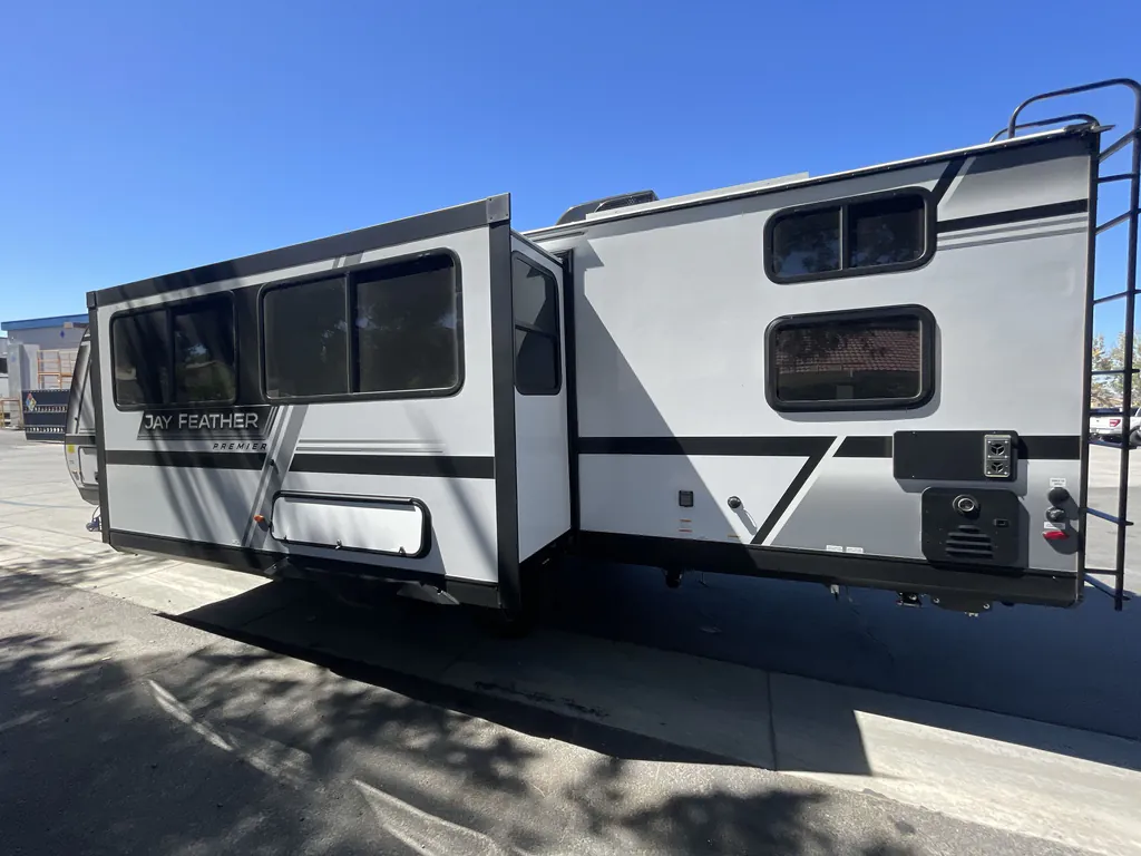 2027 Jayco Jay Feather 29BHB, Photos photo 7