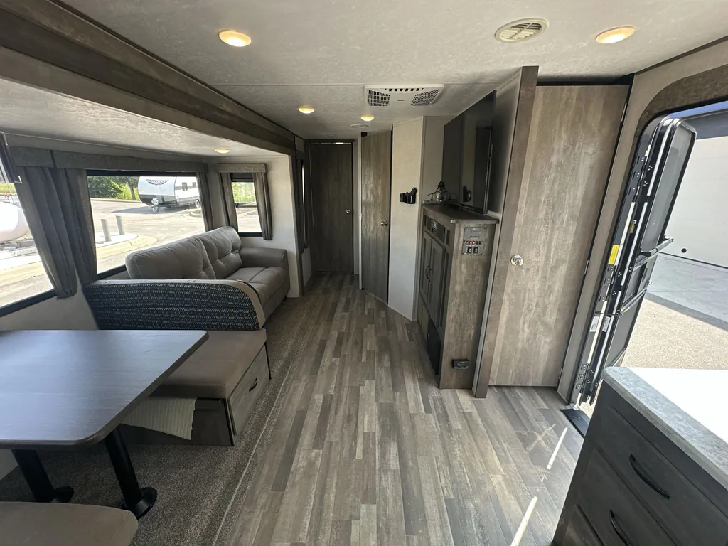 2020 Forest River Vibe 25RK, Photos photo 9