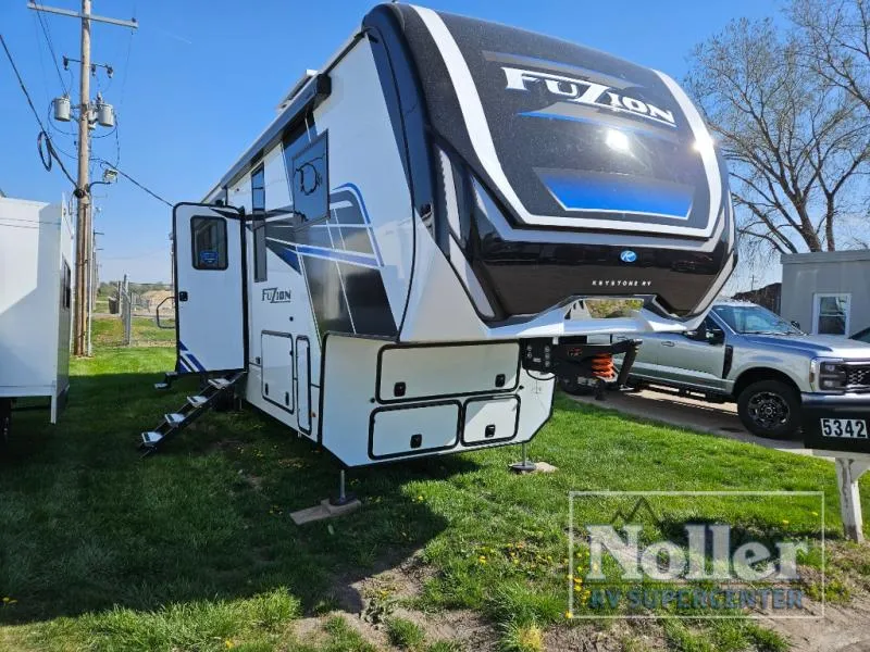 2025 Keystone Fuzion 373 - Photo 2