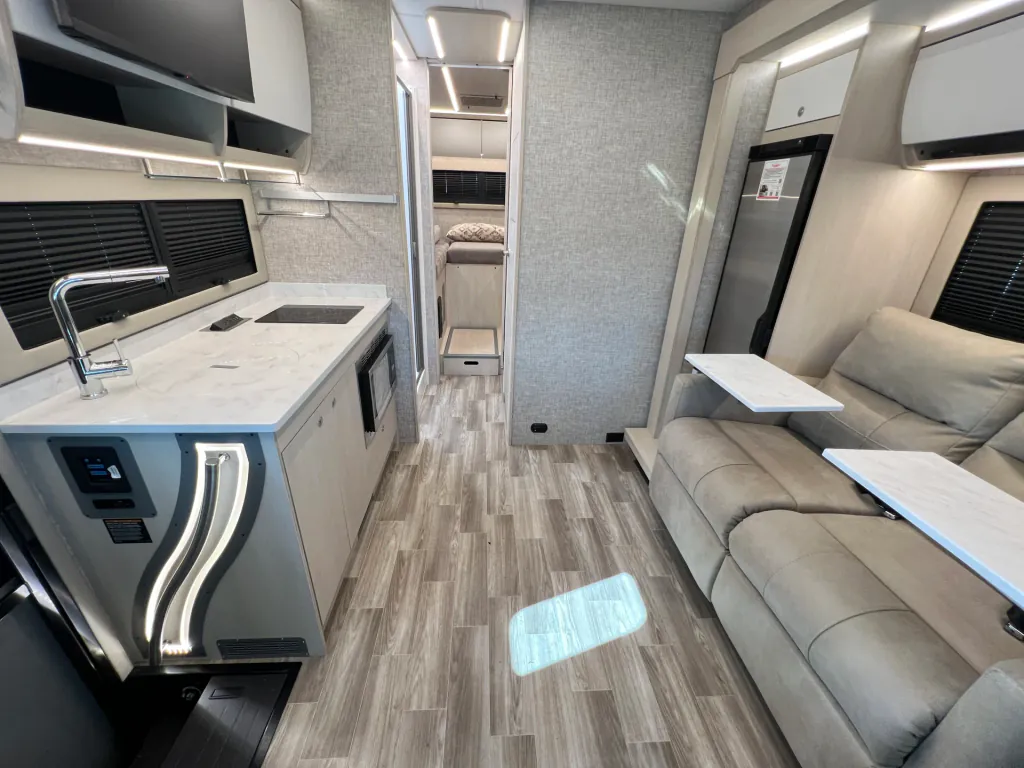 2025 Tiffin Wayfarer 25 XLW, Photos photo 5