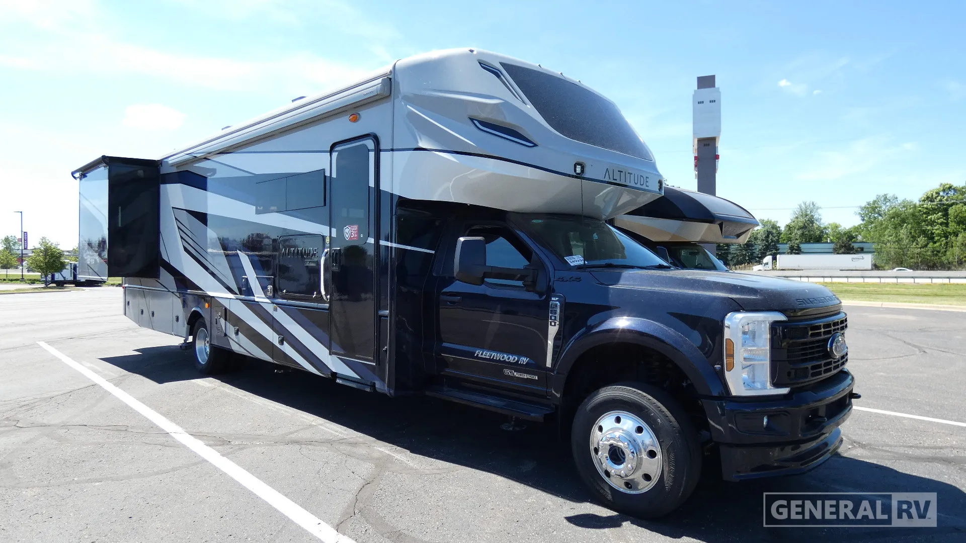 2026 Fleetwood Altitude 36CS - Photo 2