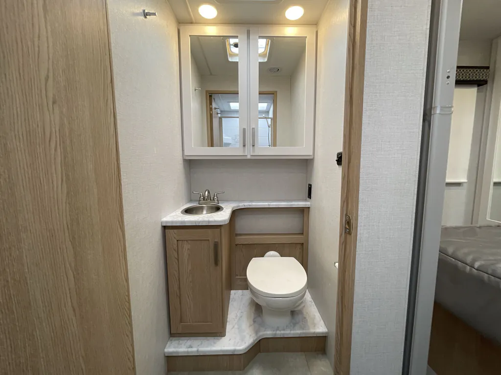 2026 Thor Motor Coach Freedom Elite 28HZ, Photos photo 17