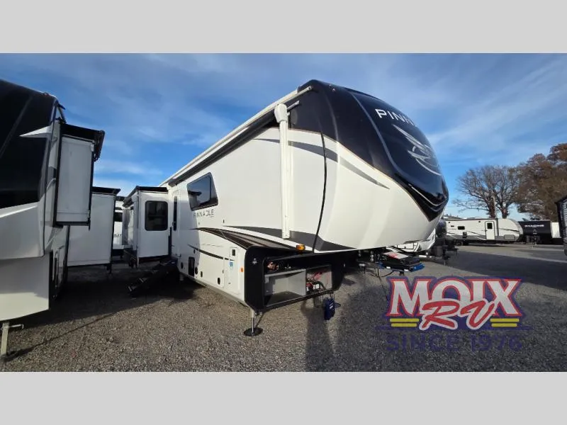2024 Jayco Pinnacle 36FBTS - Photo 2